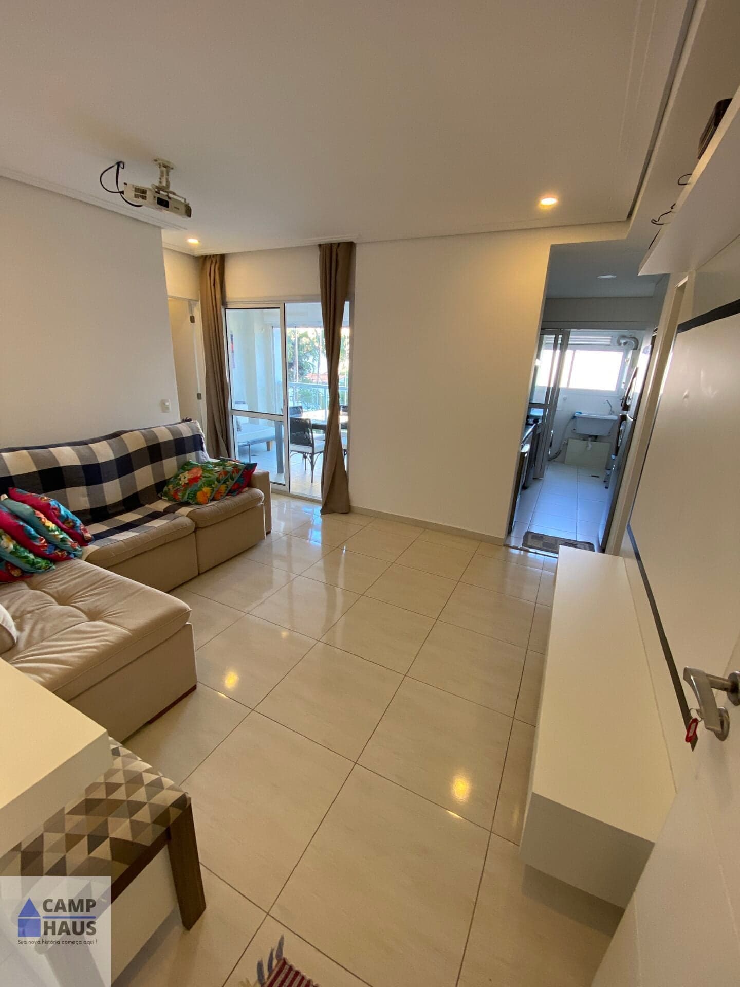 Apartamento Alto Padrão no Cambuí - com 1 Suíte, lavabo, varanda e 1 vaga, Cambuí - Campinas/SP