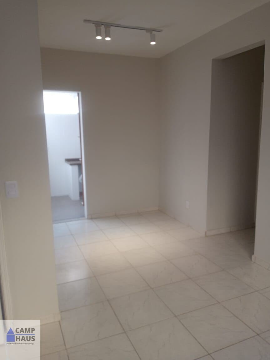 Apartamento com 3 Quartos e 2 banheiros à Venda, 72 m² por R$ 230.000