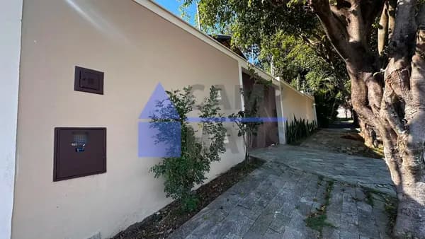 Casa térrea à venda na Chácara da Barra, Campinas, com 182m², 3 dormitórios, suíte, espaço gourmet, quintal e 5 vagas.