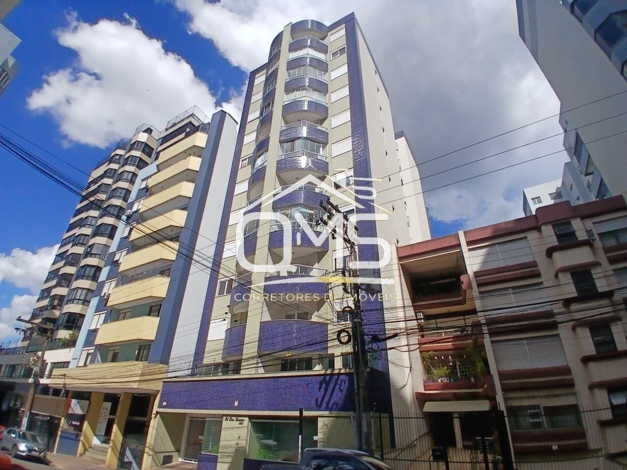 APARTAMENTO 2 DORMITÓRIOS SENDO 1 SUITE - CENTRAL