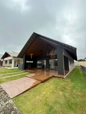 Casa á Venda no Condomínio Monte das Cerejeiras-Bananeiras