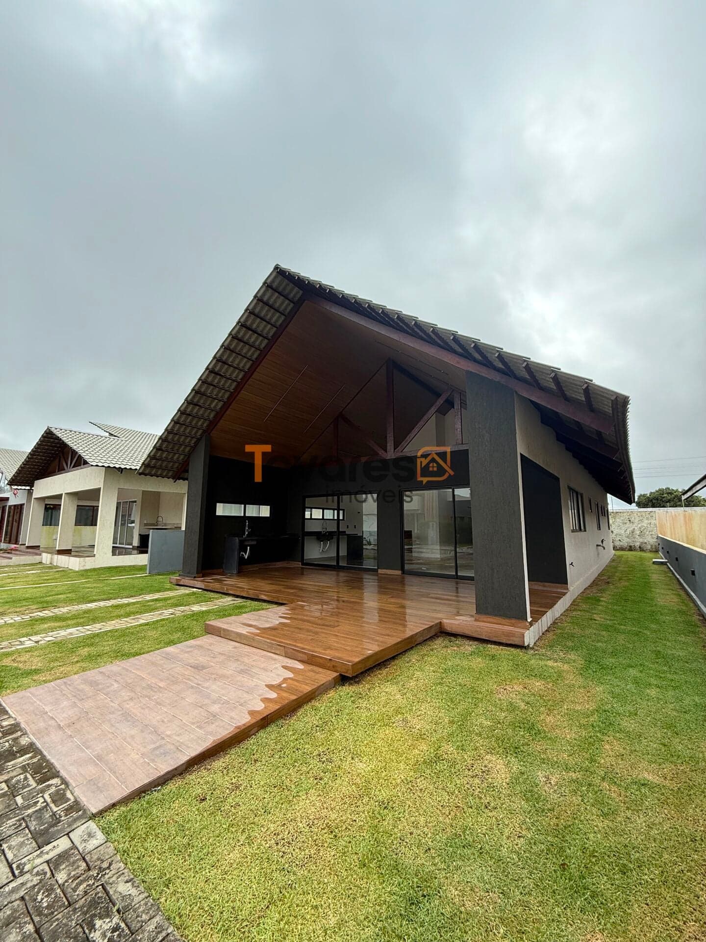 Casa á Venda no Condomínio Monte das Cerejeiras-Bananeiras