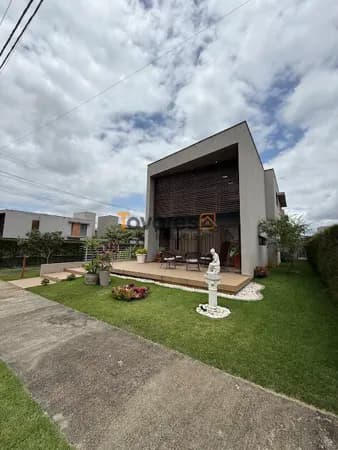 Casa Alto Padrão á venda Condomínio Villas de Bananeiras