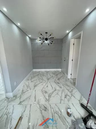 Belo imóvel em condomínio clube