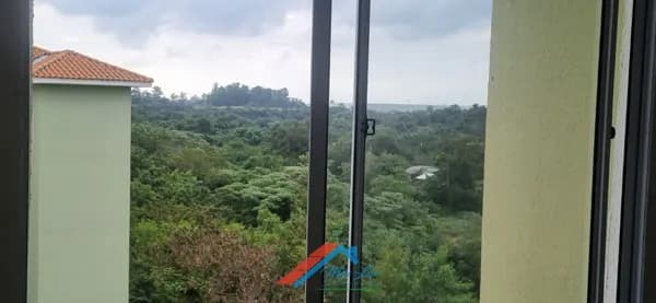 Belo imóvel em condomínio clube