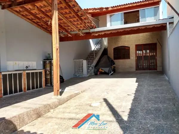 Casa ampla com ótimo preço