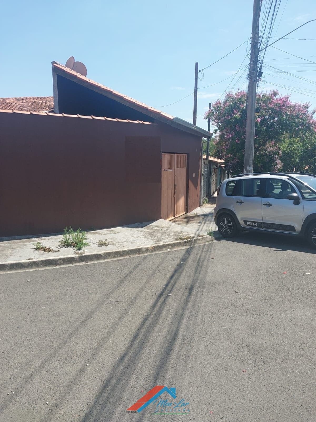 Casa de esquina com ótimo custo x benefício