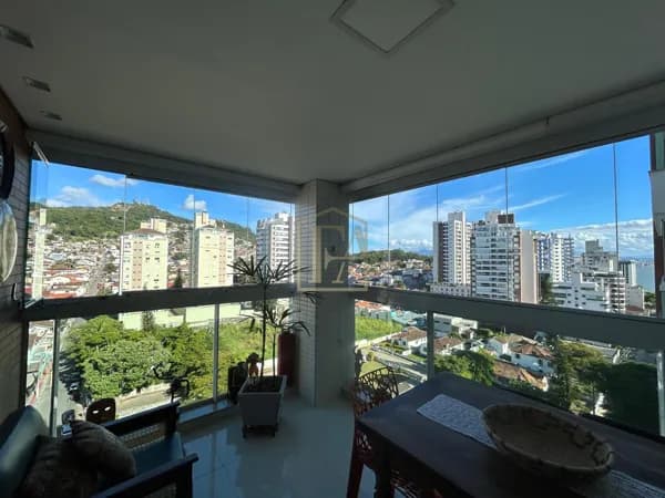APARTAMENTO 2 SUITES - 2 VAGAS - MEIA QUADRA DA BEIRA MAR NORTE