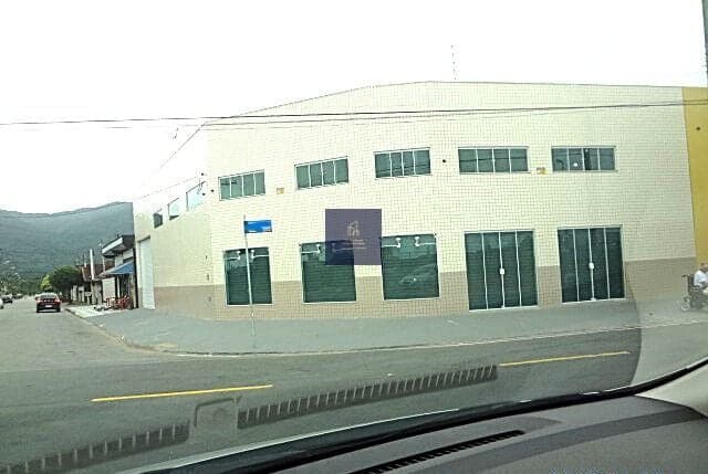 Prédio Comercial em Princesa, Praia Grande/SP