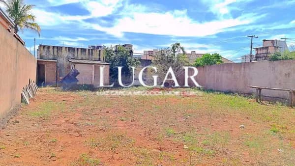Terreno Plano com 398,22m² no Bairro Saraiva