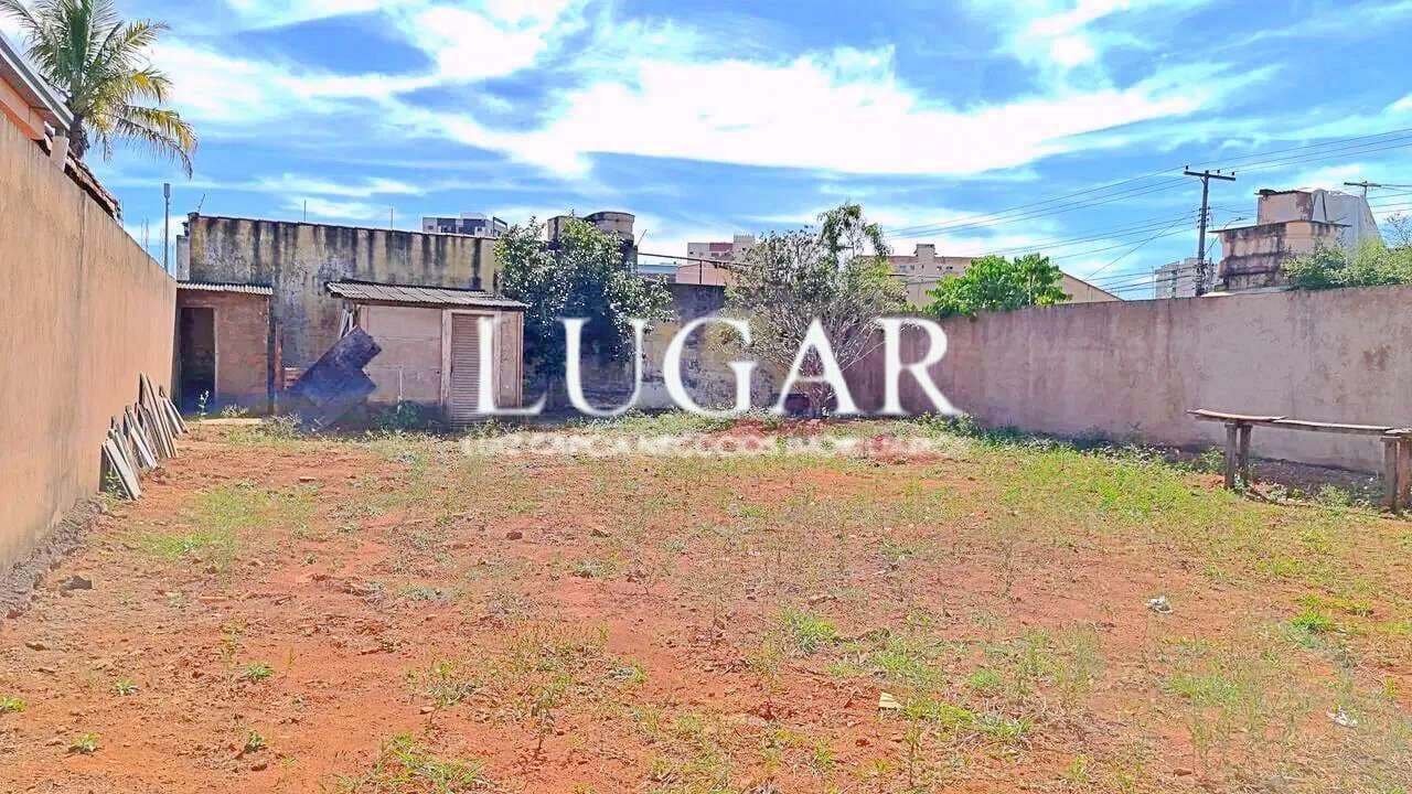 Terreno Plano com 398,22m² no Bairro Saraiva