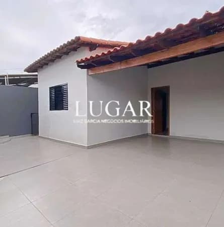 Casa à venda com Varanda Gourmet e PIscina no Shopping Park em Uberlândia.