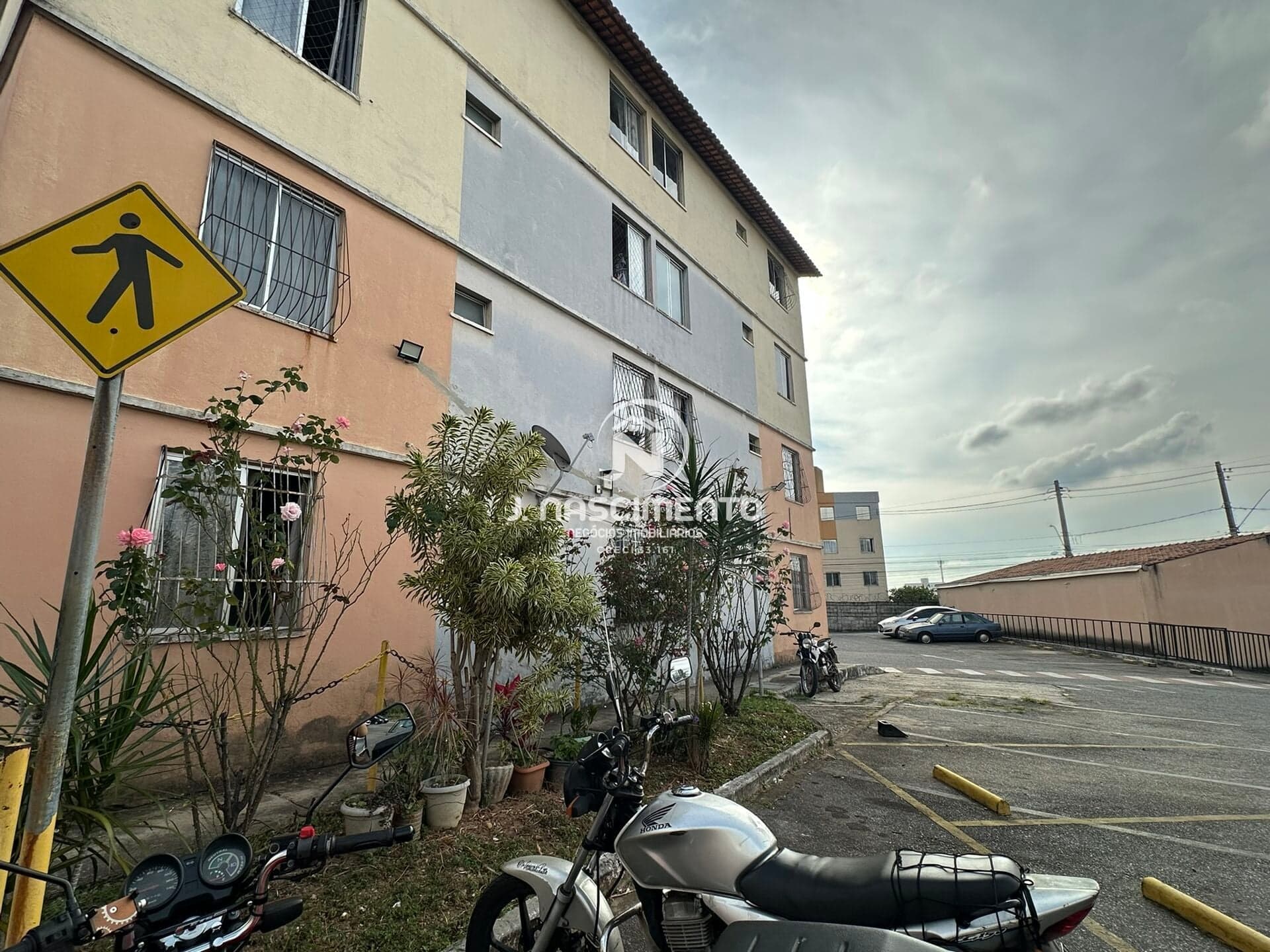 Apartamento á venda no bairro Três Barras em Contagem - MG