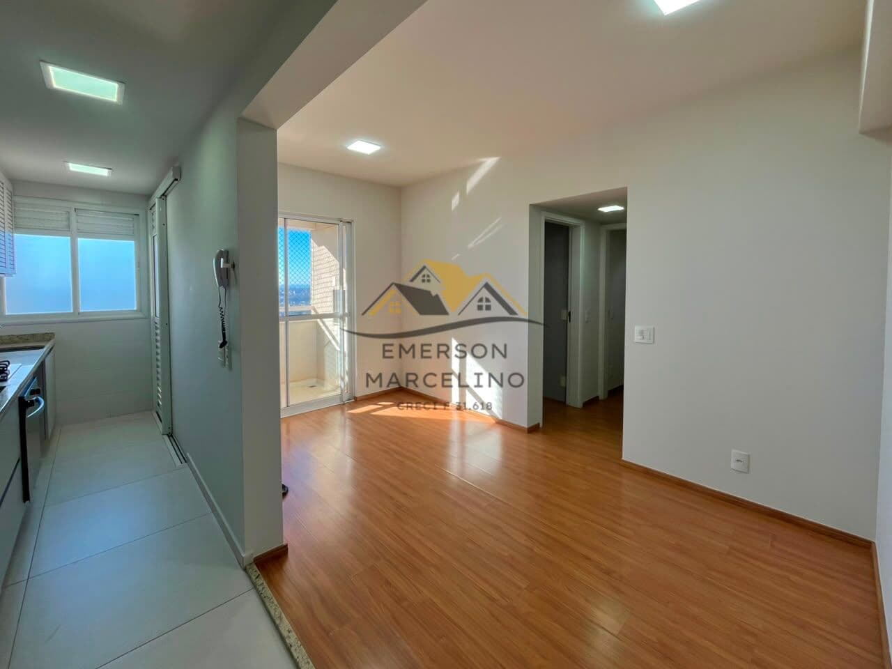 ALUGO Apartamento completo em armários e Sacada Gourmet no Alto da Faria Lima