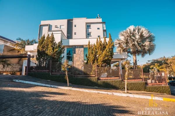 Casa Alto Padrão de Esquina