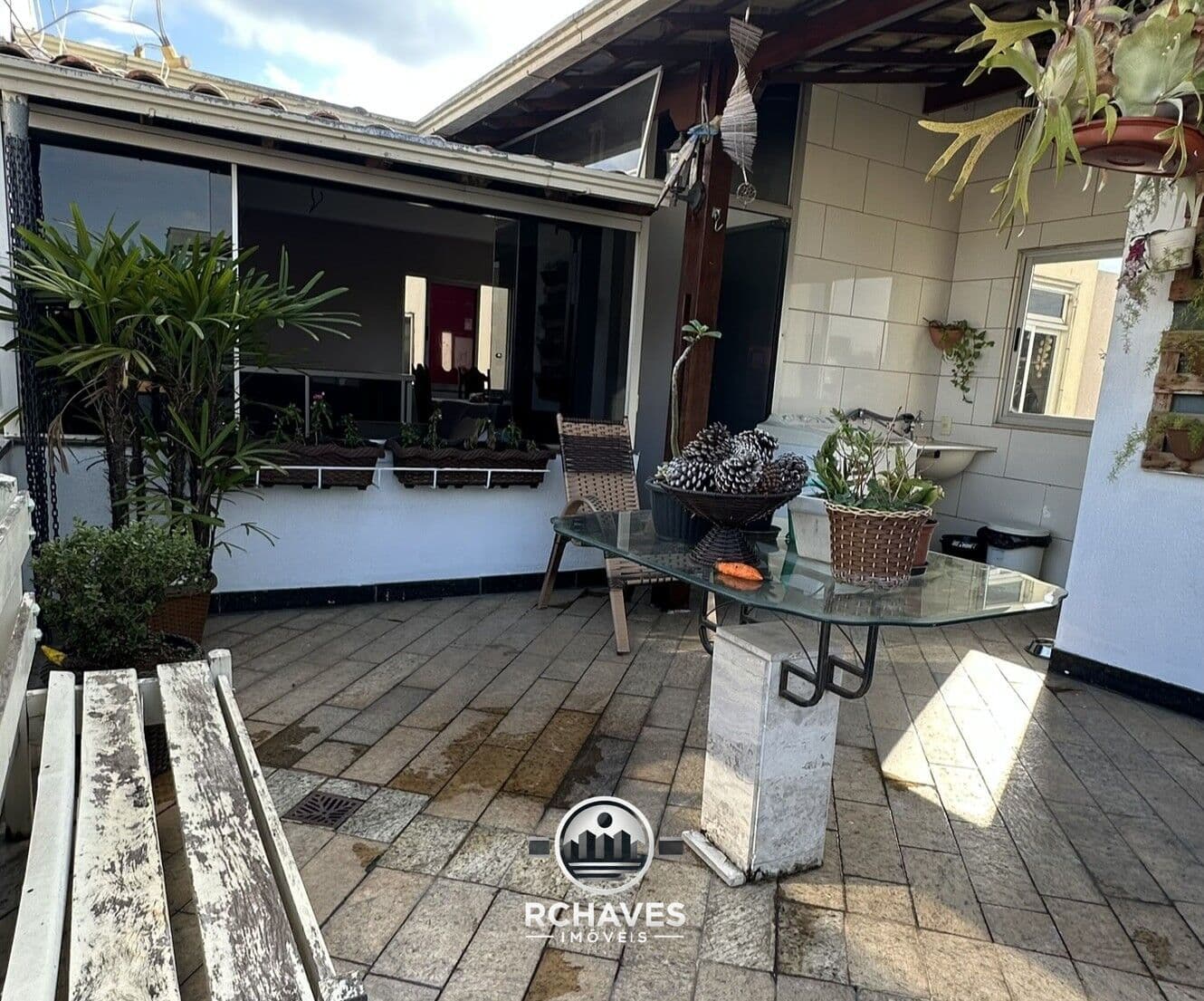 EXCELENTE COBERTURA DUPLEX COM 3 QUARTOS E ESPAÇO GOURMET NO BAIRRO SANTA CRUZ – BELO HORIZONTE/MG