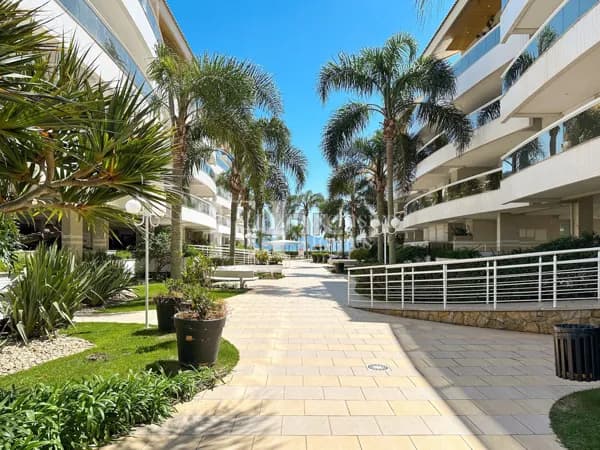 Apartamento Cobertura mobiliada à venda em Florianópolis-SC