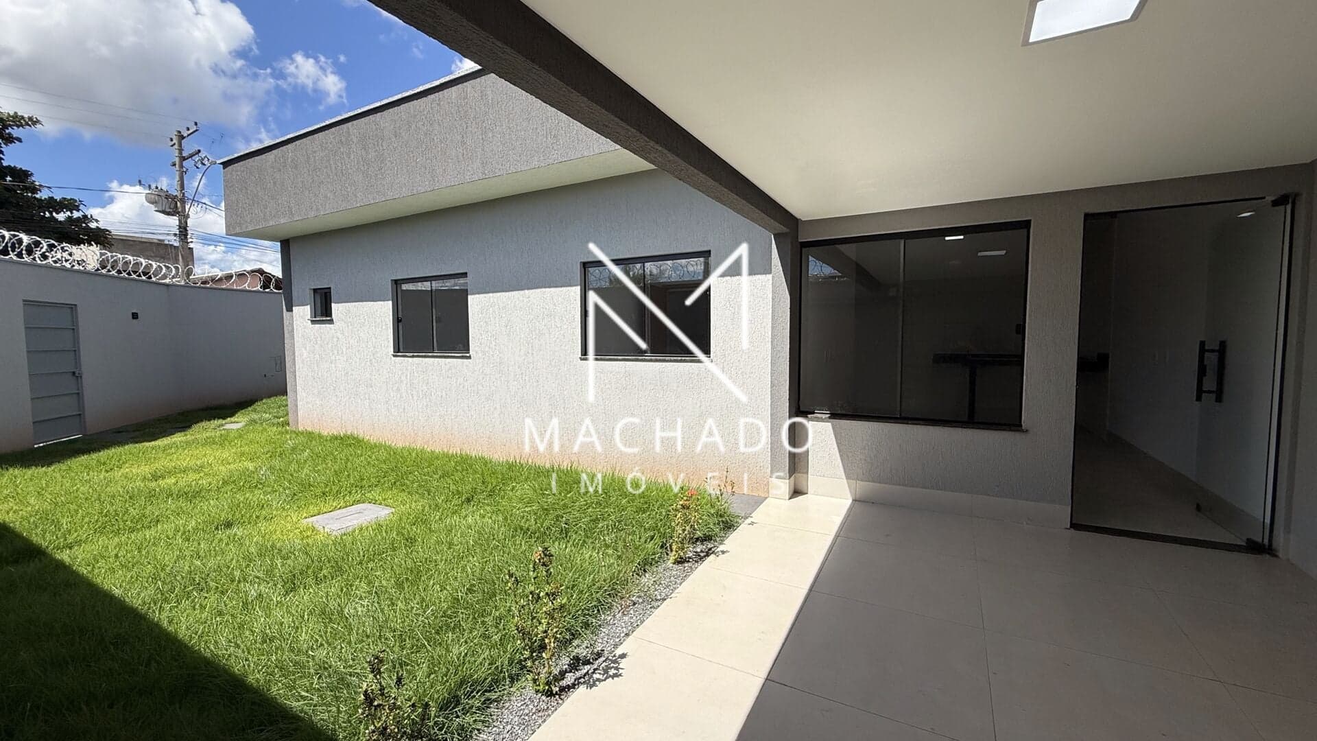 Casa a venda: Orlando Morais - LOTE DE ESQUINA