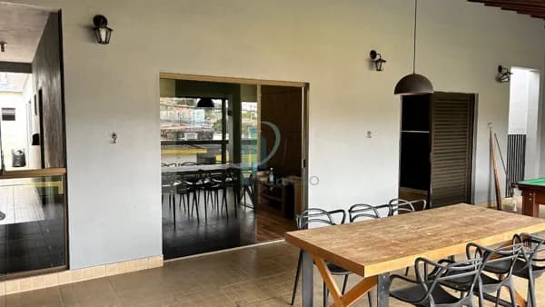 Sobrado de 310 m² c/ 03 dorms em Ferraz de Vasconcelos