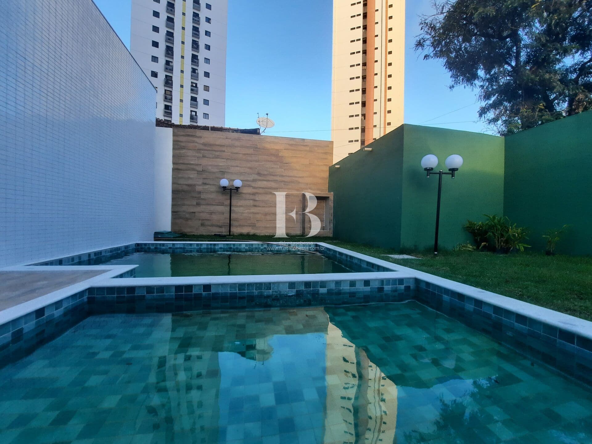 Apartamento com 3 quartos, sendo 1 suíte em Casa Amarela - Recife/PE