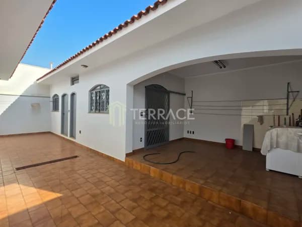 Casa com 3 Quartos, Edícula e 2 Pontos Comerciais – Excelente Oportunidade para Morar e Investir