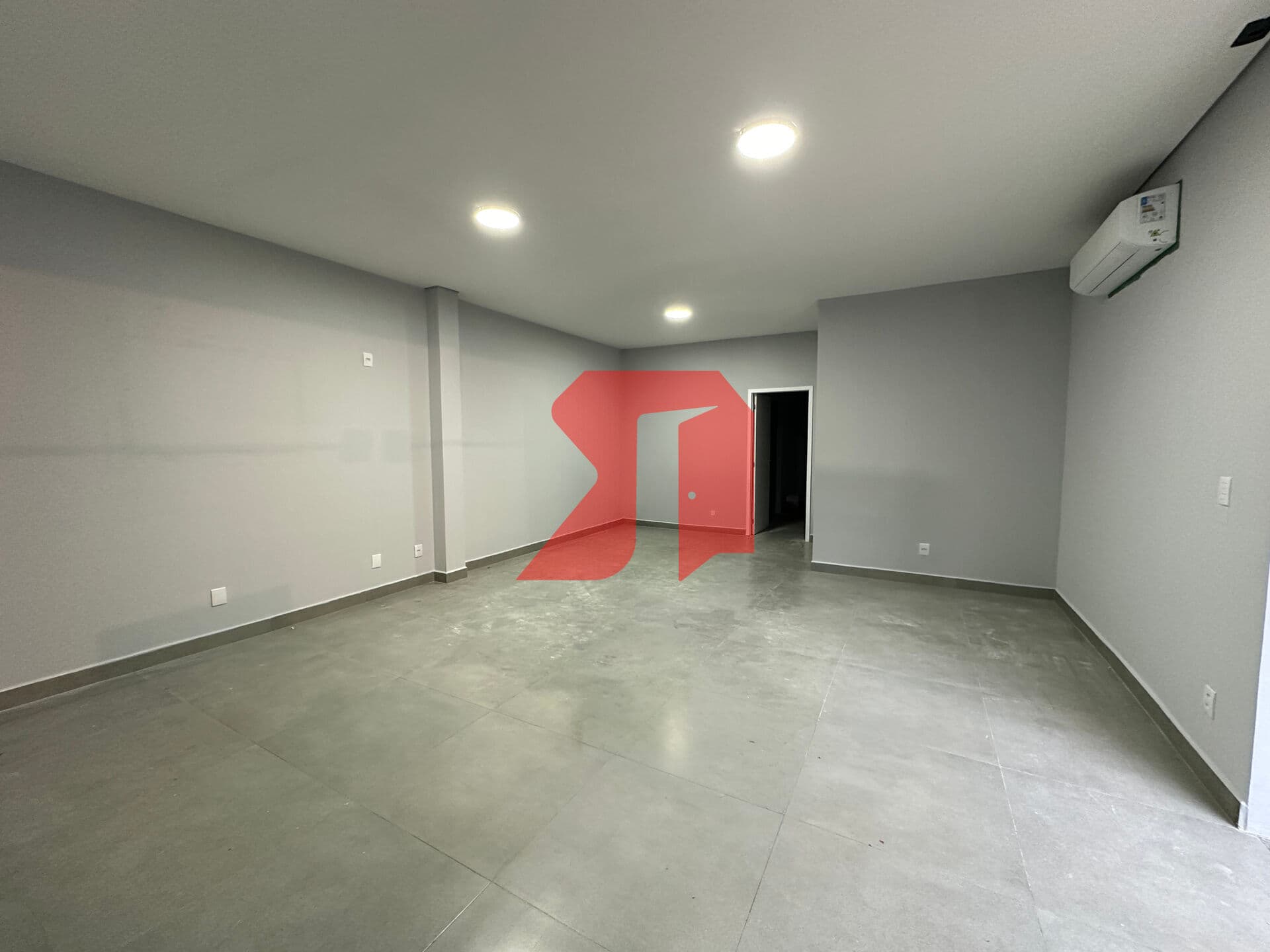 Sala Comercial Térrea com 55m no Centro de Imbituba