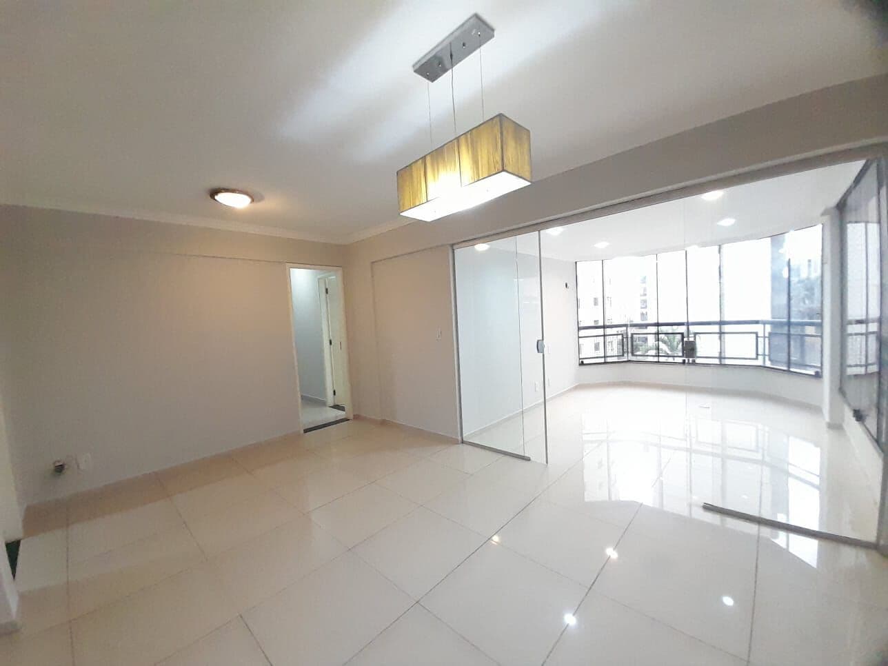 Apartamento 3 quartos para venda ao lado da Praça T-25 no Setor Bueno em Goiânia