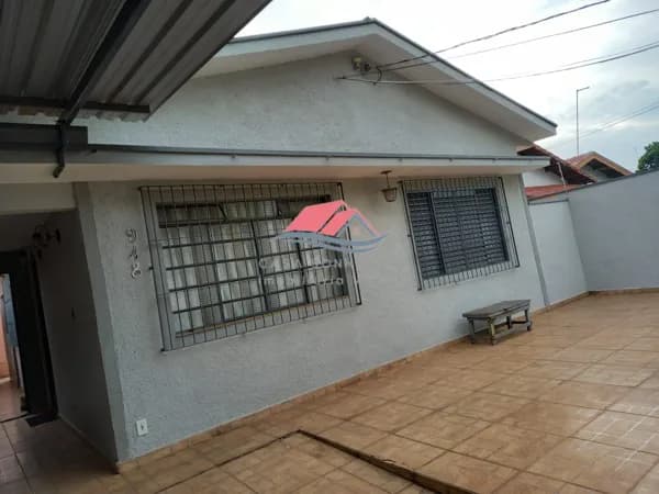 Vende-se Casa Padrão no Jardim Novo I em Mogi Guaçu-SP.
