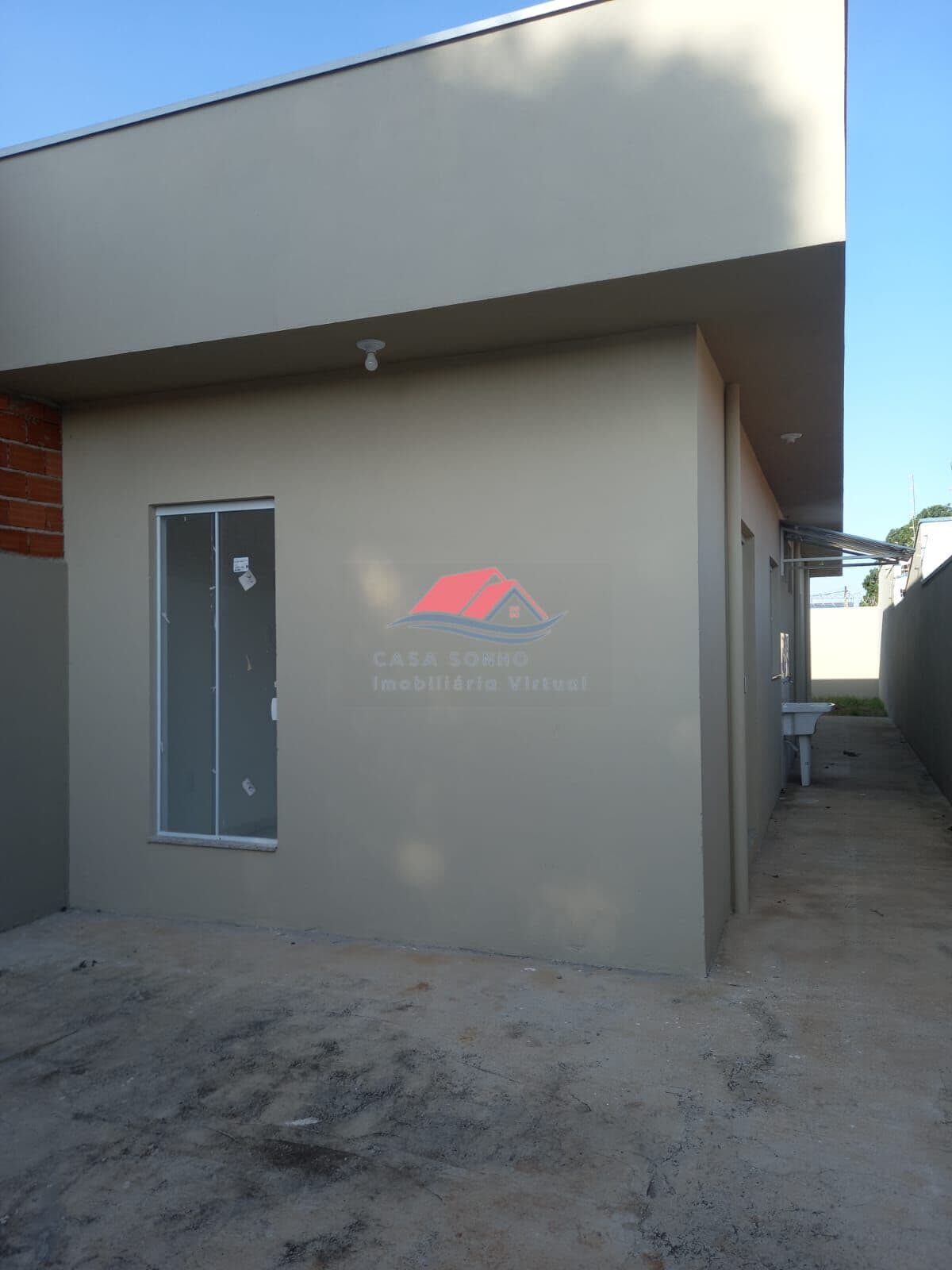 Aluga-se ou Vende-se Casa Padrão no Santa Terezinha em Mogi Guaçu-SP.