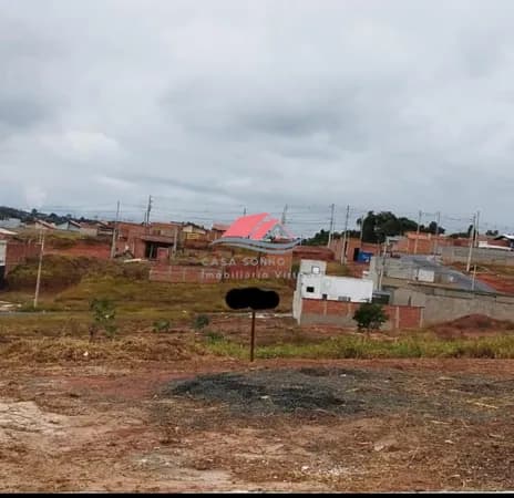 Vende-se Terreno no Bairro: Uirapuru na Estiva Gerbi- SP.