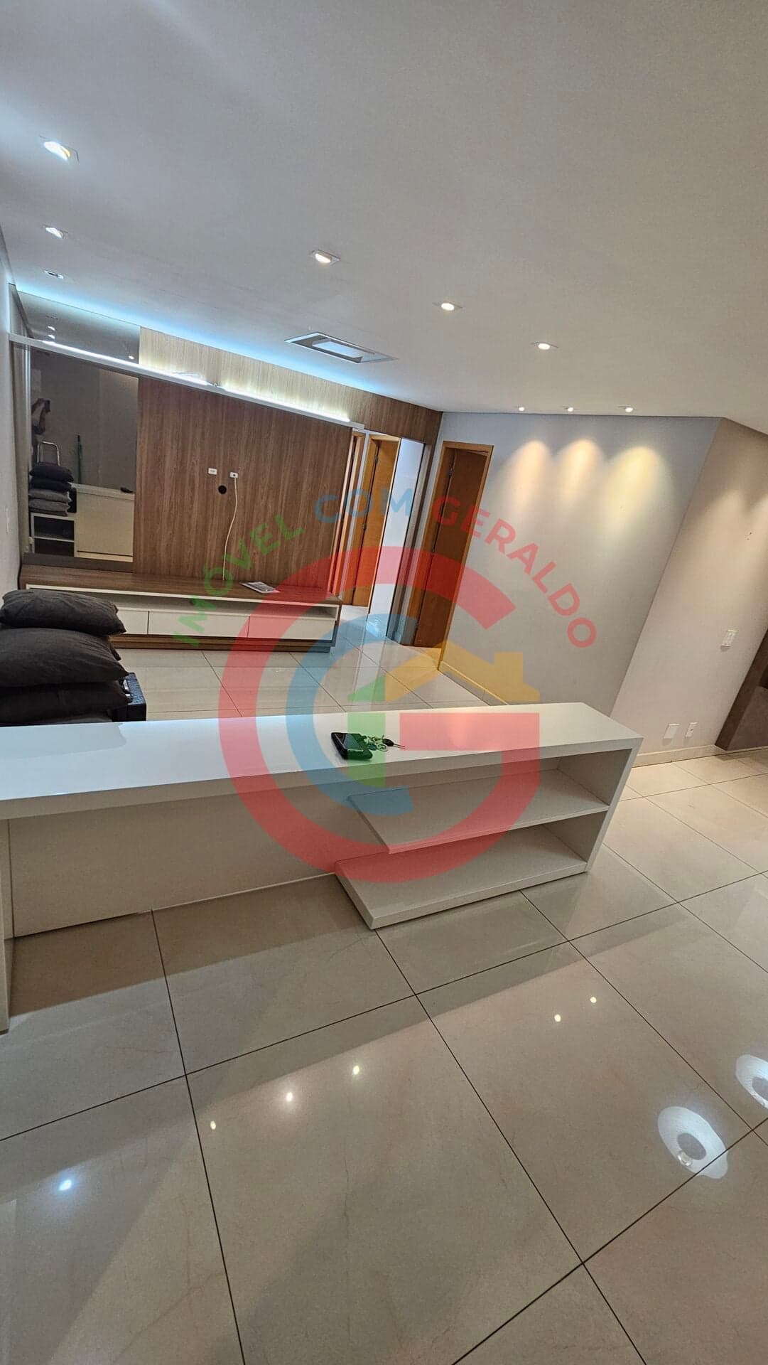 Apartamento 3Q (1 suíte) Alto do Bueno repleto em armários.