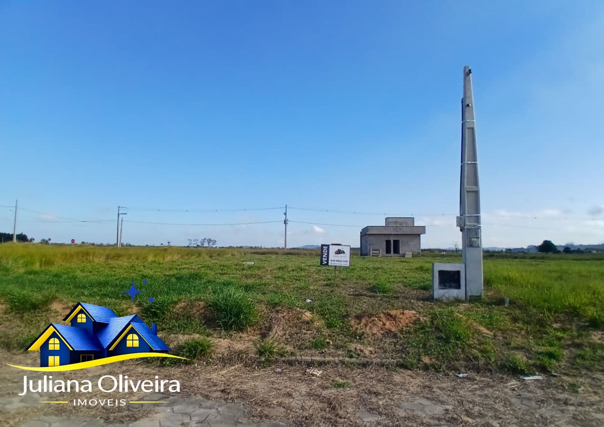 Lote aterrado, com padrão de água e energia colocados