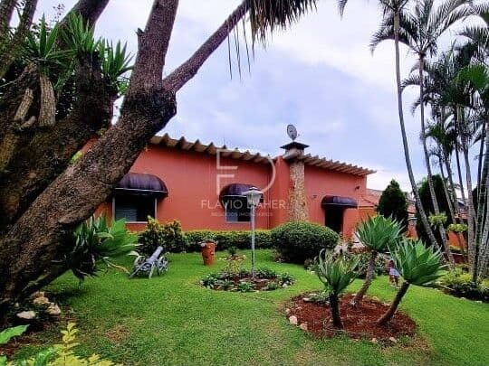 Casa de Condomínio em Atibaia - Vila Petrópolis