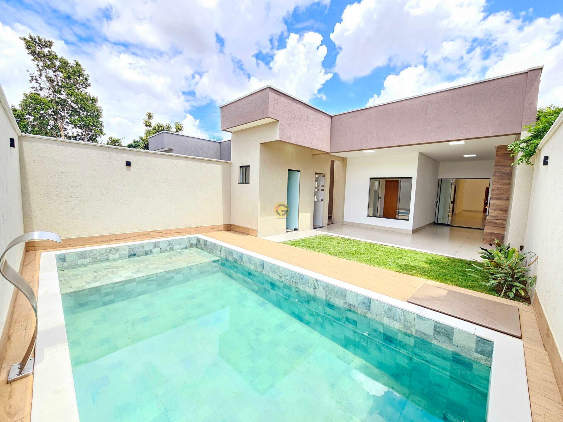 Casa à venda 📍 Jardim Helvécia, Aparecida de Goiânia – Excelente localização, próxima à Avenida Rio Verde e Buriti Shopping!