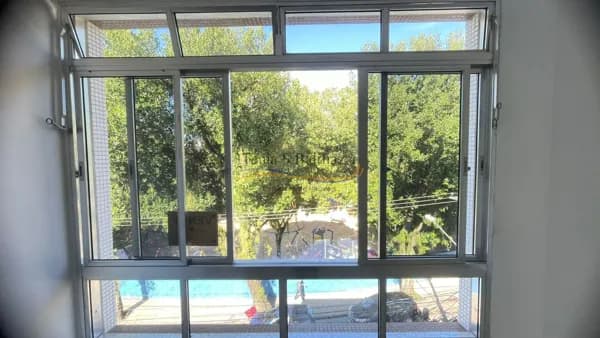 Apartamento com Garagem fechada. Bairro Ponta da Praia - Santos/SP.
