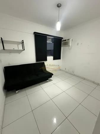 Apartamento Reformado, Bem conservado, Próximo a Praia, no Bairro Boqueirão - Santos/SP.