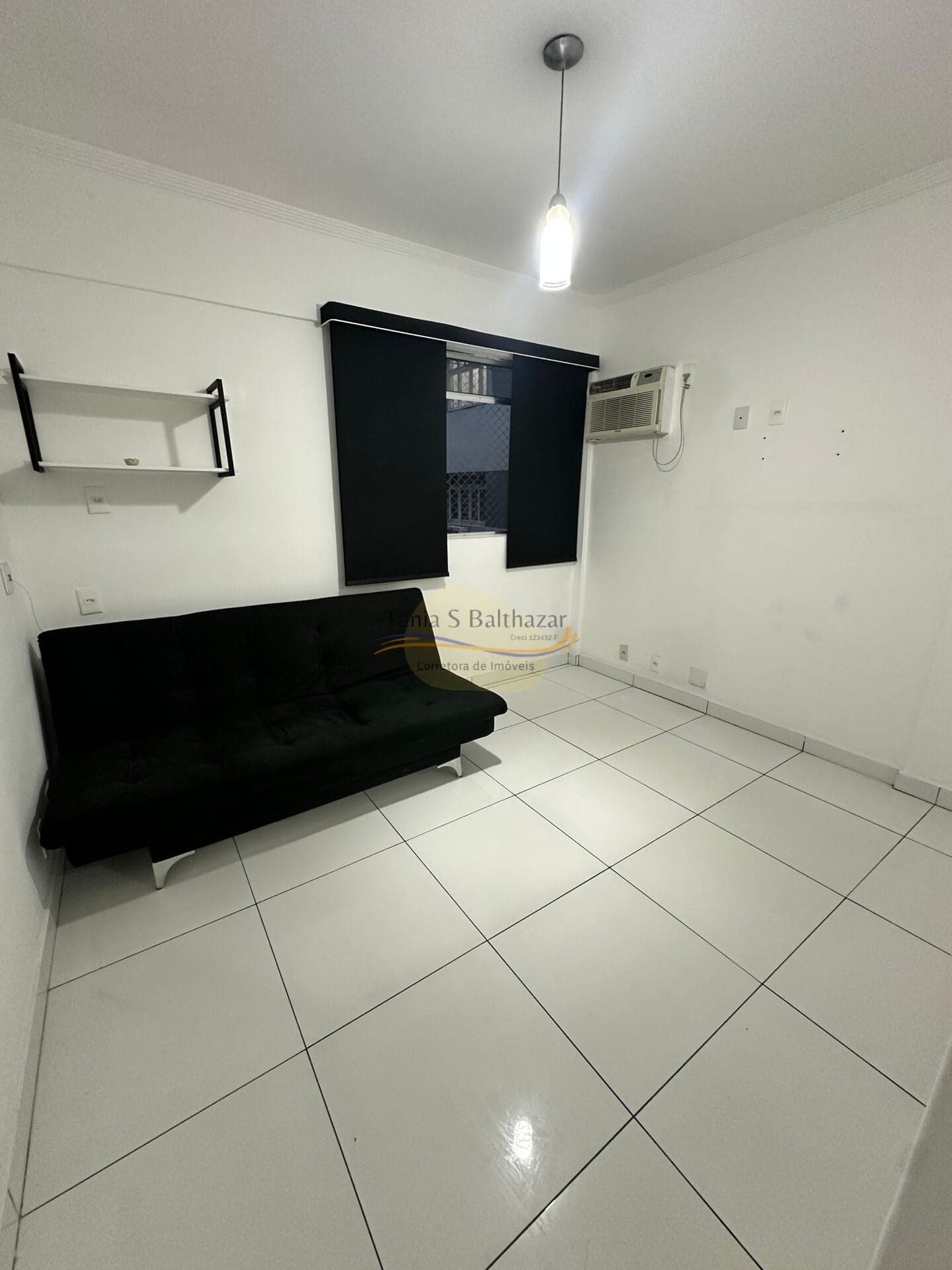 Apartamento Reformado, Bem conservado, Próximo a Praia, no Bairro Boqueirão - Santos/SP.