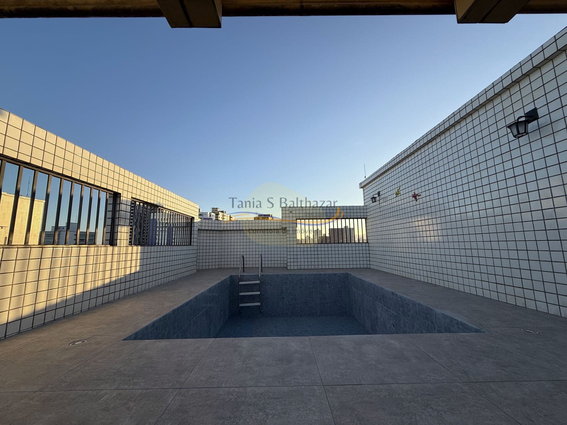 Apartamento Cobertura - Bairro Guilhermina - Praia Grande.
