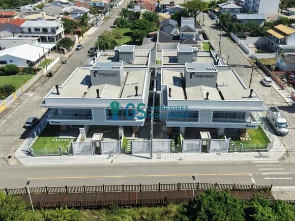 Apartamentos frente mar, garden com 2 suítes, terreno e entradas privativas na Praia do Sonho