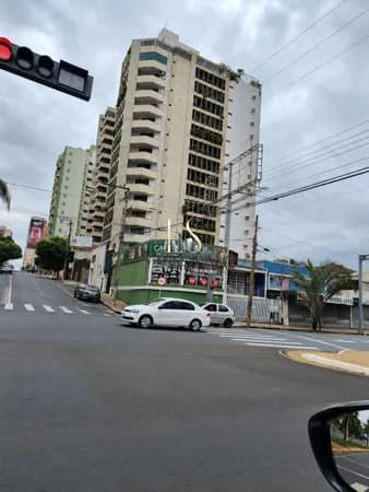Apartamento de Luxo no Centro | 1 por Andar | Frente p/ Av. Alberto Andaló e Vista p/ Represa