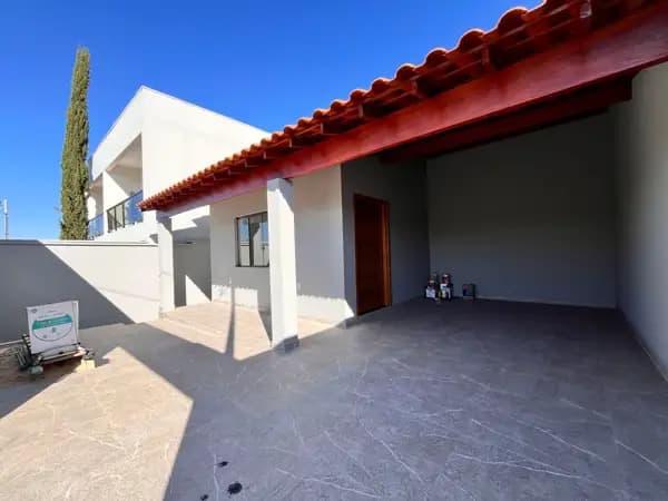 CASA PLANA, RECÉM CONSTRUÍDA NO SANTA CRUZ A VENDA