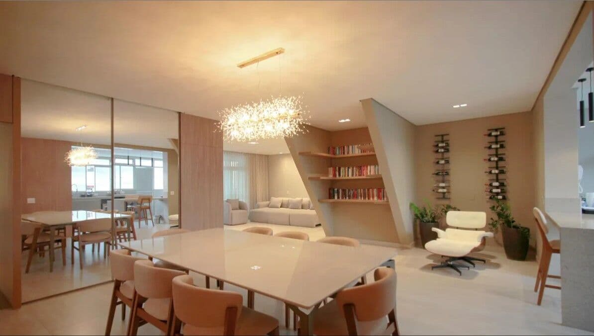 Excelente Cobertura Linear 186 m², 3 Qts, 1 Suíte e 2 Semi-suítes, Recém-Reformada e Decorada, Mobiliada, Marcenaria 1ª Linha em todo o Apartamento - No Lourdes, a curtíssima distância da Basílica de Lourdes e da Praça da Liberdade