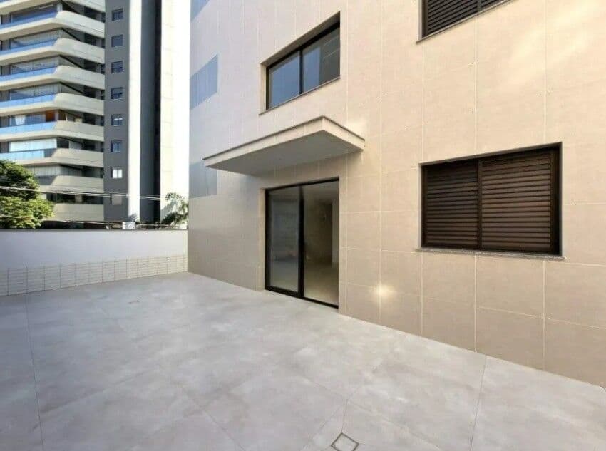 Charmosa Área Privativa 3 Quartos, Suíte, 320m2 ( 92 m2 Interno + 228 m2 Externo), Armários, Teto Rebaixado e Projeto Luminotécnico - no Gutierrez - A alguns passos do comércio do Gutierrez