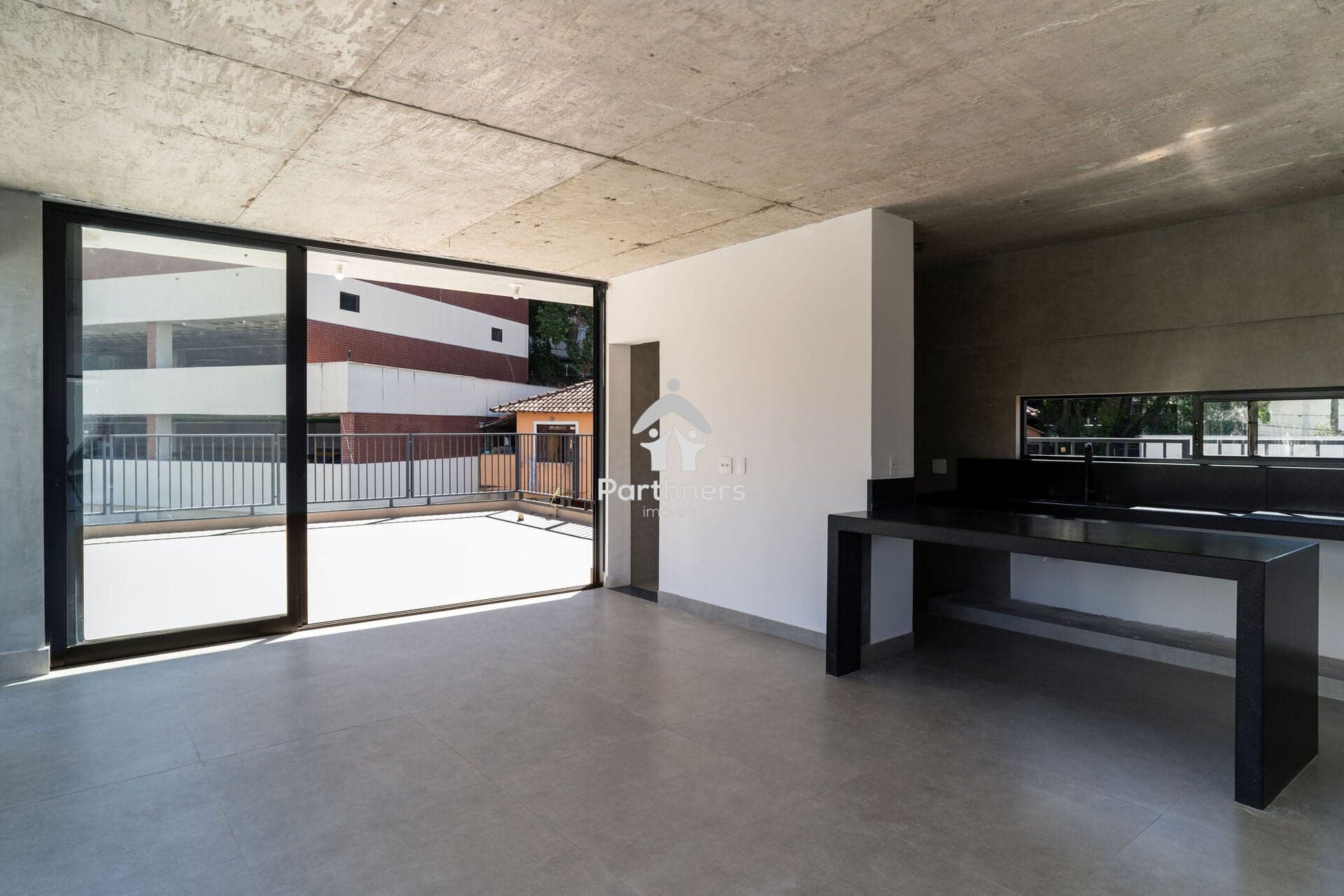 Charmosa Cobertura Linear 3 Quartos, 1 Suíte e 2 Semi-suítes, Closet, 207 m2, ótima iluminação natural, Vista 180º para a Mata do Mosteiro e o Luxemburgo, 3 Terraços, Lazer e Gourmet, no Luxemburgo - A alguns passos do Supermercados Verdemar, Sacolão e
