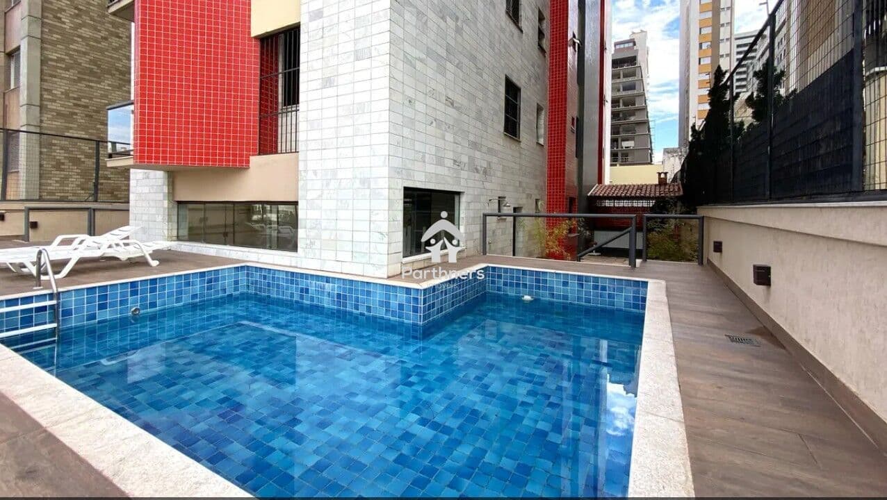 Lindo Apartamento 3 Quartos, Suíte, 85m², Reformado - No Lourdes, a curtíssima distância da Praça da Assembléia e do Shopping Diamond Mall