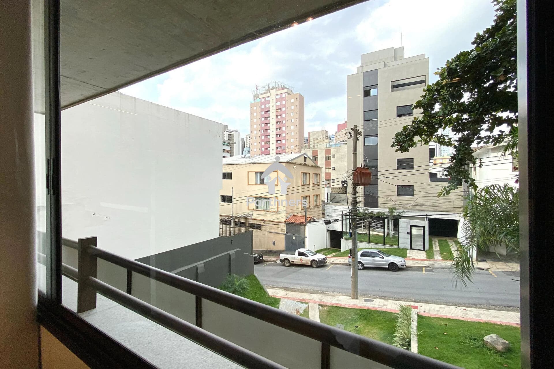 Exclusivo Apartamento em Prédio com Fachada Moderna e Diferenciada, 4 Quartos, Suíte ,120m2 - na parte baixa do Bairro Santo Antônio, curtíssima distância da Av. Prudente de Moraes e da Av. do Contorno