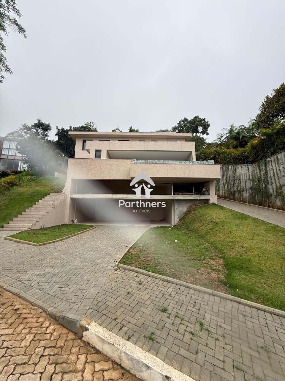 Lindíssima Mansão de 4 Qts, 4 Suítes, 550m2, Lote de 1.301 m2, Vista Panorâmica Cinematográfica - Luxo e Bom Gosto no Cond. Vila Alpina