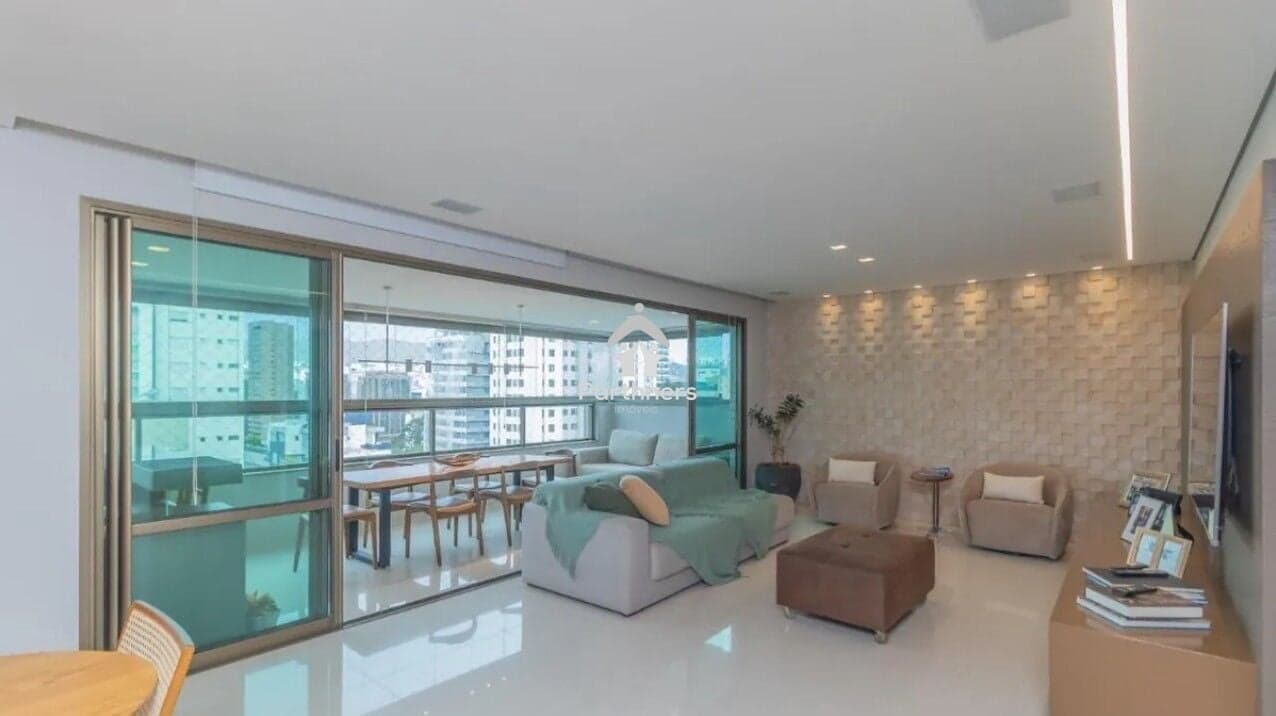 Apto de Alto Padrão, 4 Quartos, 2 Suites e 2 Semi-suítes, 180m2, Andar Super Alto, Vista Panorâmica, Decorado, Lazer Maravilhoso, no ponto mais valorizado do Bairro Santo Agostinho/BH