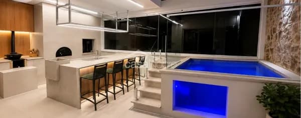 Casa em Santana de Parnaíba - Alphaville
