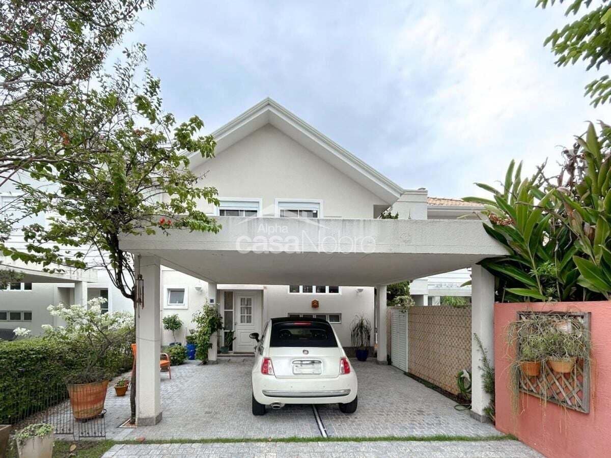 Casa em Santana de Parnaíba - Alphaville